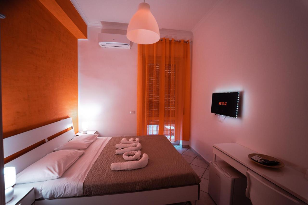 Hotel O Vic' stritt' Napoli Esterno foto