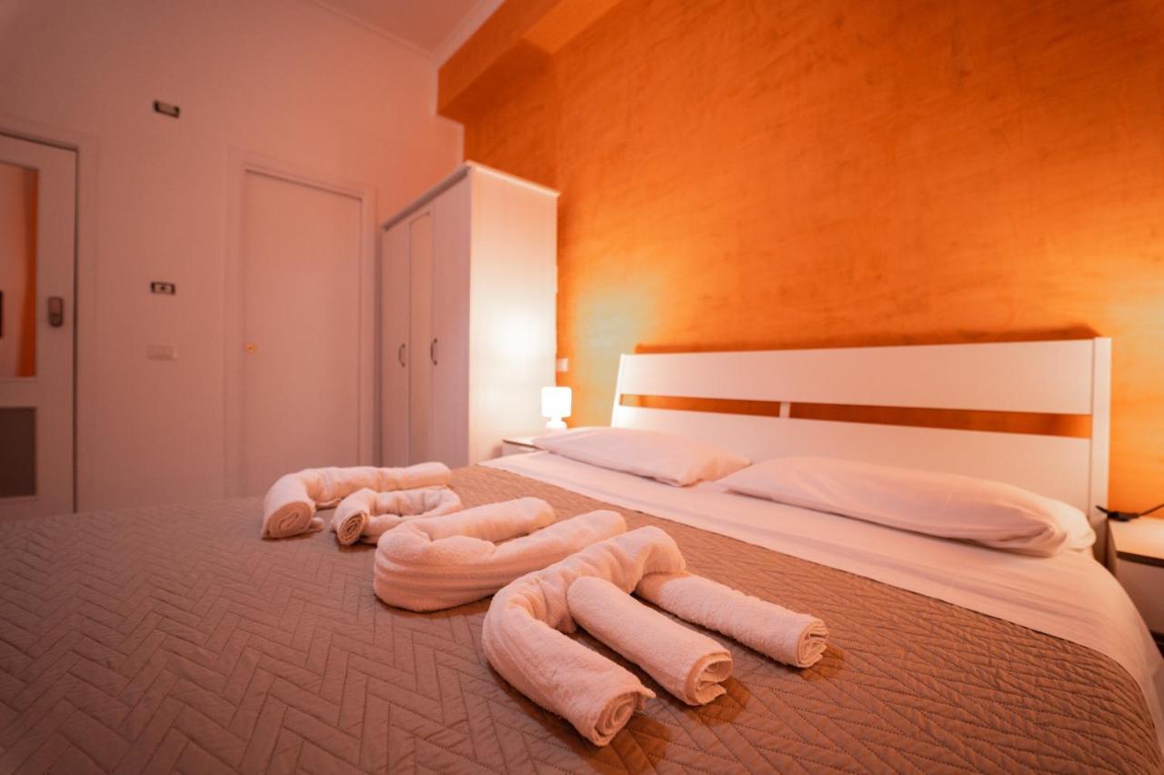 Hotel O Vic' stritt' Napoli Esterno foto