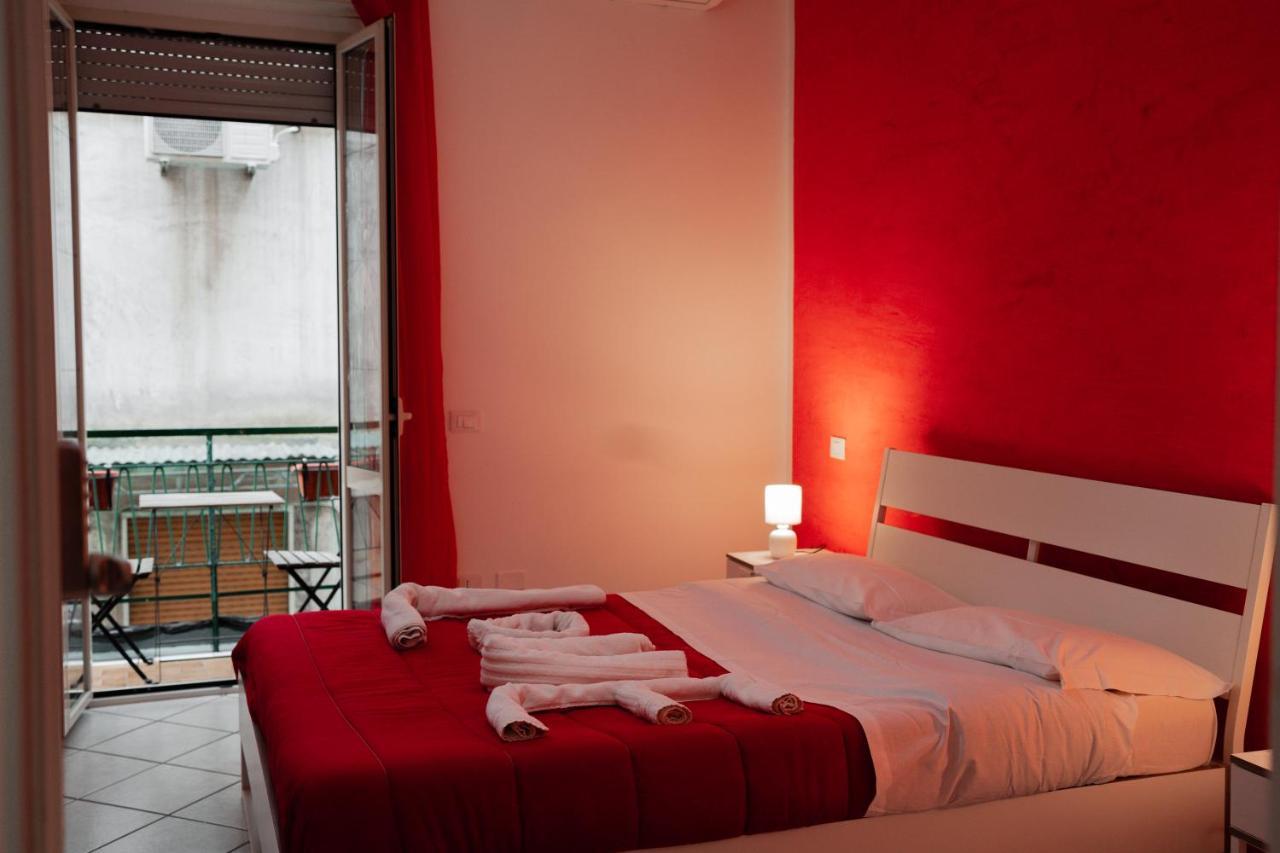 Hotel O Vic' stritt' Napoli Esterno foto
